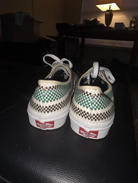 Vans - Picture 4 of 6